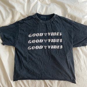 BAGGY “GOOD VIBES” CROPTOP (VINTAGE/ACIDWASH)